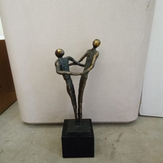 Beeld op sokkel corry ammerlaan kopen bij RataPlan webshop!