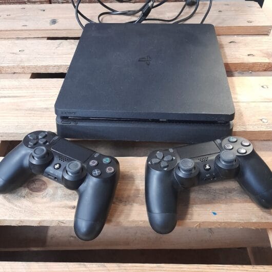 Play station 4 incl controllers kopen bij RataPlan webshop!