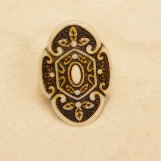 Vintage ring uit 1996 black and white kopen bij RataPlan webshop!