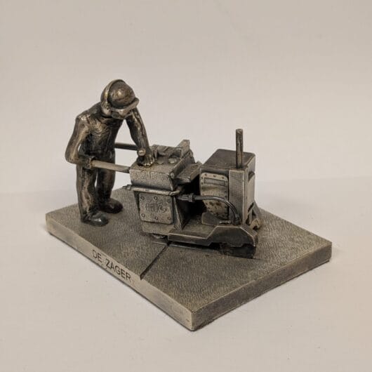 Tinnen beeldje de Zager aangeboden door de H.I.G kopen bij RataPlan webshop!