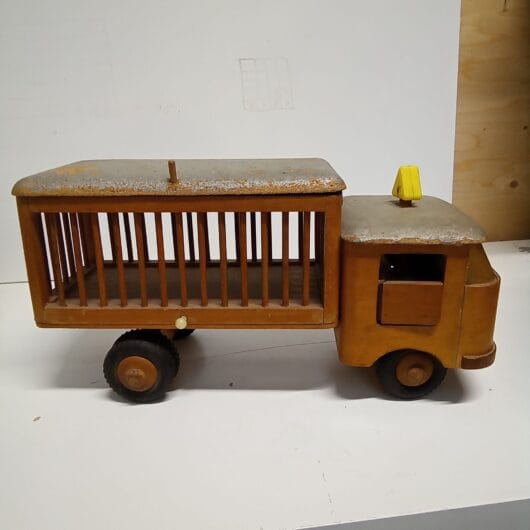 Vintage houten vrachtwagen kopen bij RataPlan webshop!