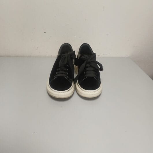 Zwarte sneakers kopen bij RataPlan webshop!