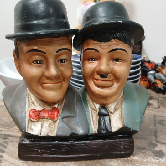 Borstbeeld laurel en hardy kopen bij RataPlan webshop!