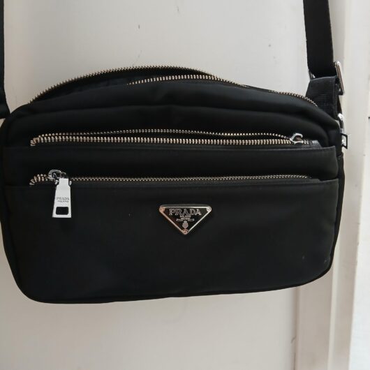 Zwarte Prada  schoudertas kopen bij RataPlan webshop!