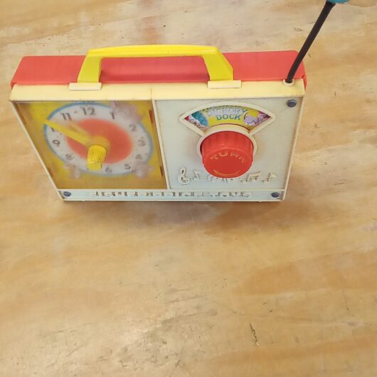 Vintage Fisher-Price Hickory Dickory Dock Muziekdoos kopen bij RataPlan webshop!