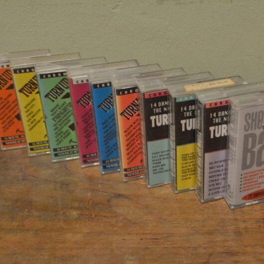 10 oplopend jaartal casette bandjes van Turn up the bass kopen bij RataPlan webshop!